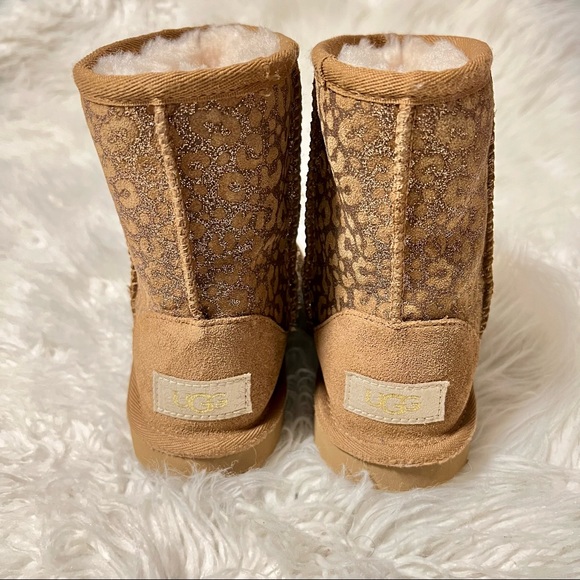 SOLD UGG Boots - Picture 2 of 6